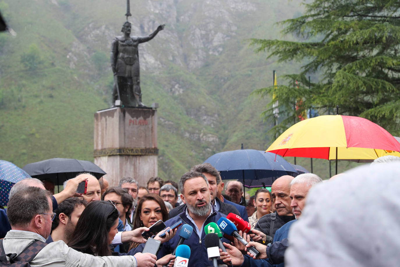 Abascal hace campaña en Covadonga