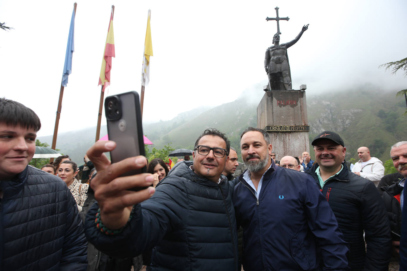 Abascal hace campaña en Covadonga