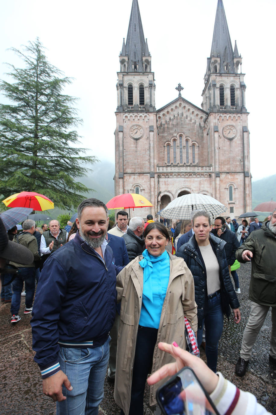 Abascal hace campaña en Covadonga