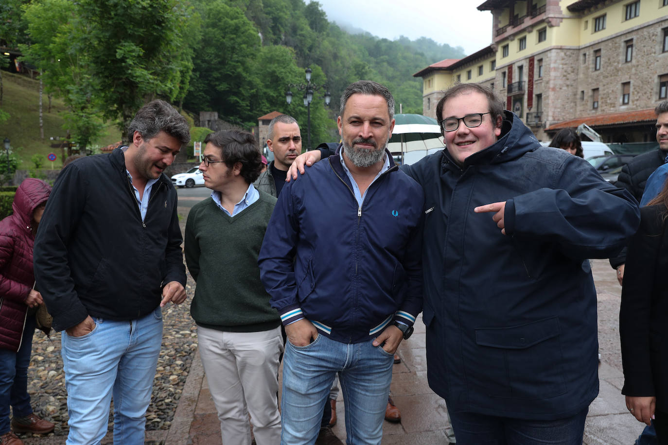 Abascal hace campaña en Covadonga