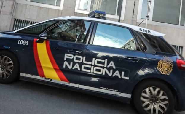 Un coche de la Policía Nacional de Avilés.