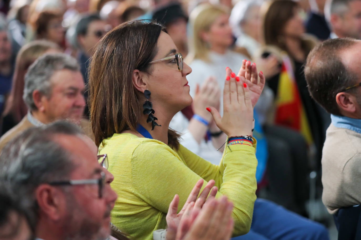 1.300 personas respaldan al PP en un mitin en Oviedo