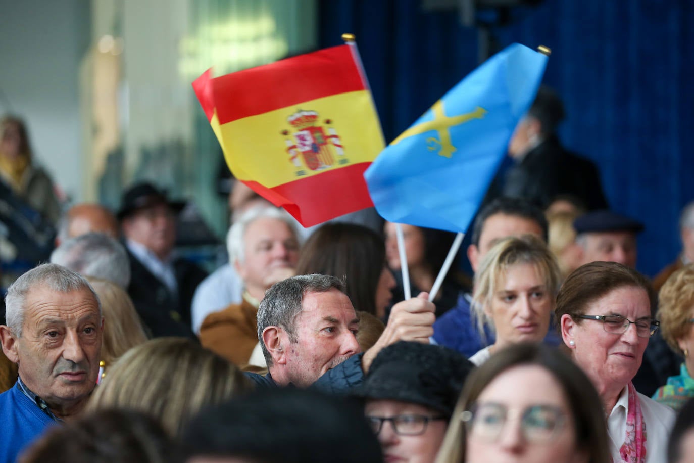 1.300 personas respaldan al PP en un mitin en Oviedo