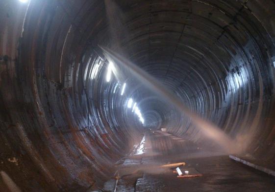 Chorros de agua proveniente de los acuíferos afectados por las obras de la variante de Pajares.