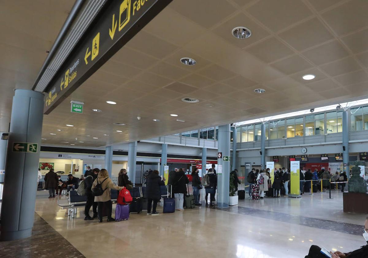 Imagen de archivo del aeropuerto de Asturias.