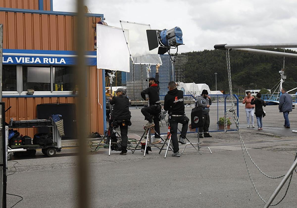 El equipo de rodaje ayer en la vieja rula.