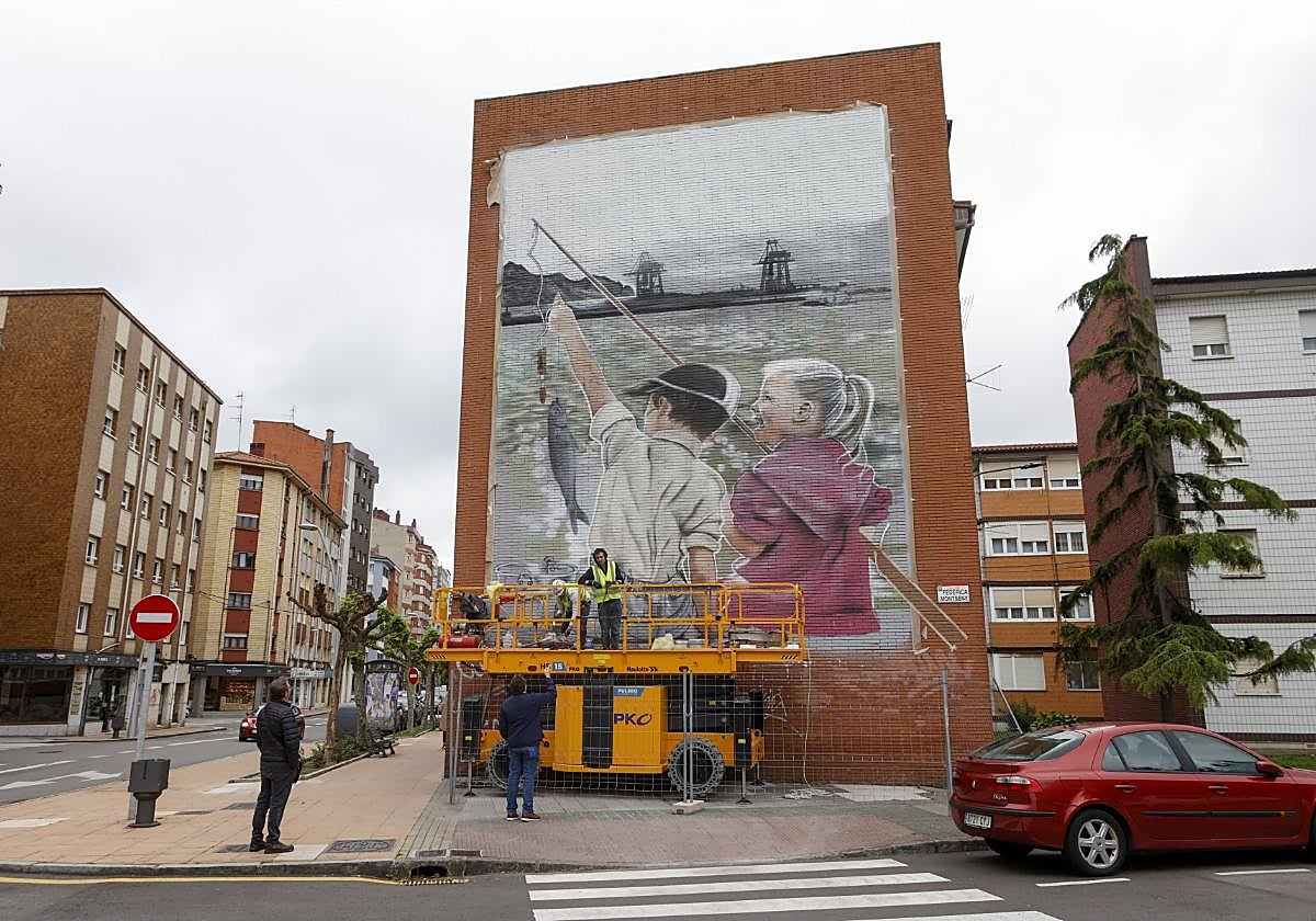 Obra de 'Sfhir' (Hugo Lomas) en la calle Montseny, en La Calzada.