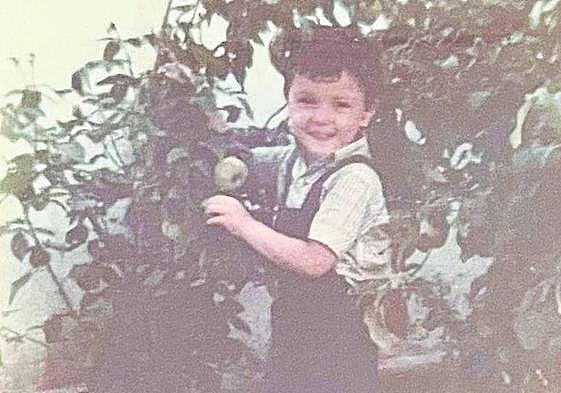 Adrián Barbón, presidente del Principado y candidato por el PSOE, con su bolígrafo. ARNALDO GARCÍA