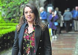 López, a la salida de la Cueva de Covadonga.