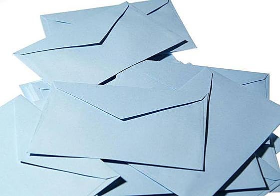 La Junta Electoral Central amplía el plazo para votar por correo hasta el 25 de mayo