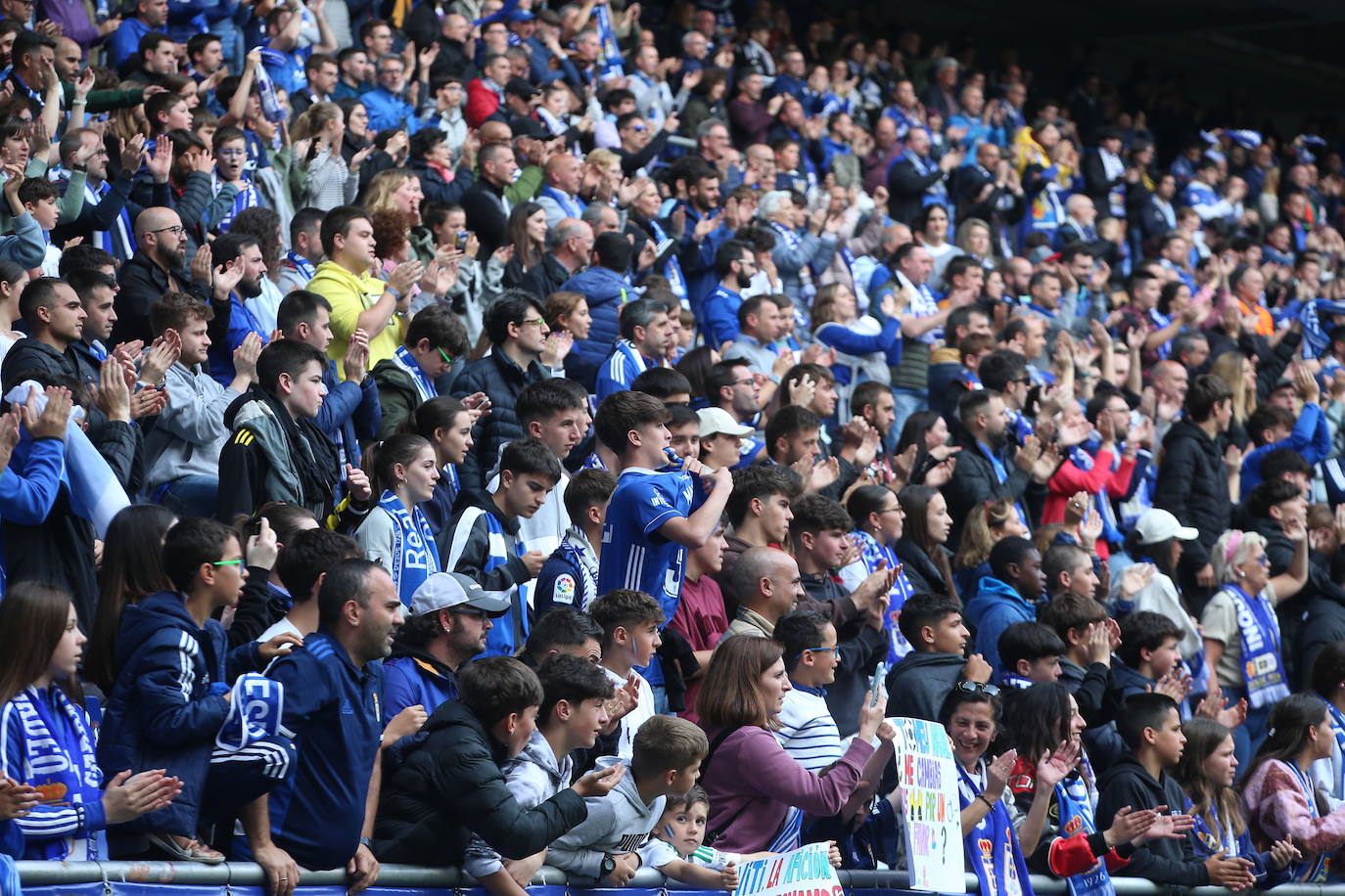 ¿Estuviste en el Tartiere? ¡Búscate en las fotos del último partido del Oviedo en casa!
