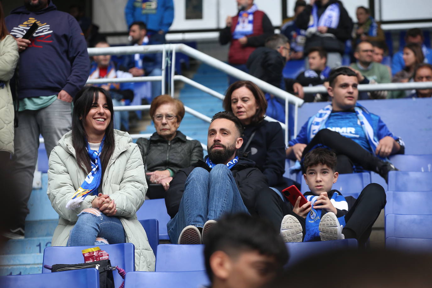 ¿Estuviste en el Tartiere? ¡Búscate en las fotos del último partido del Oviedo en casa!