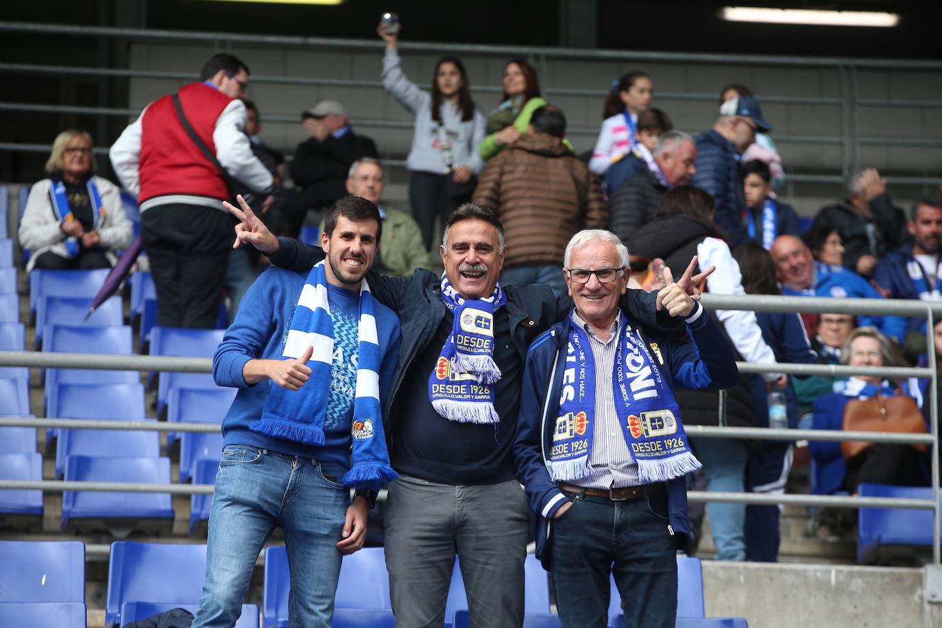 ¿Estuviste en el Tartiere? ¡Búscate en las fotos del último partido del Oviedo en casa!