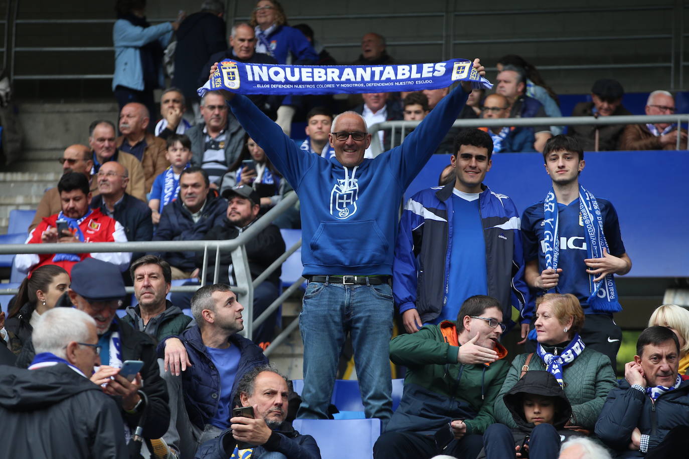 ¿Estuviste en el Tartiere? ¡Búscate en las fotos del último partido del Oviedo en casa!