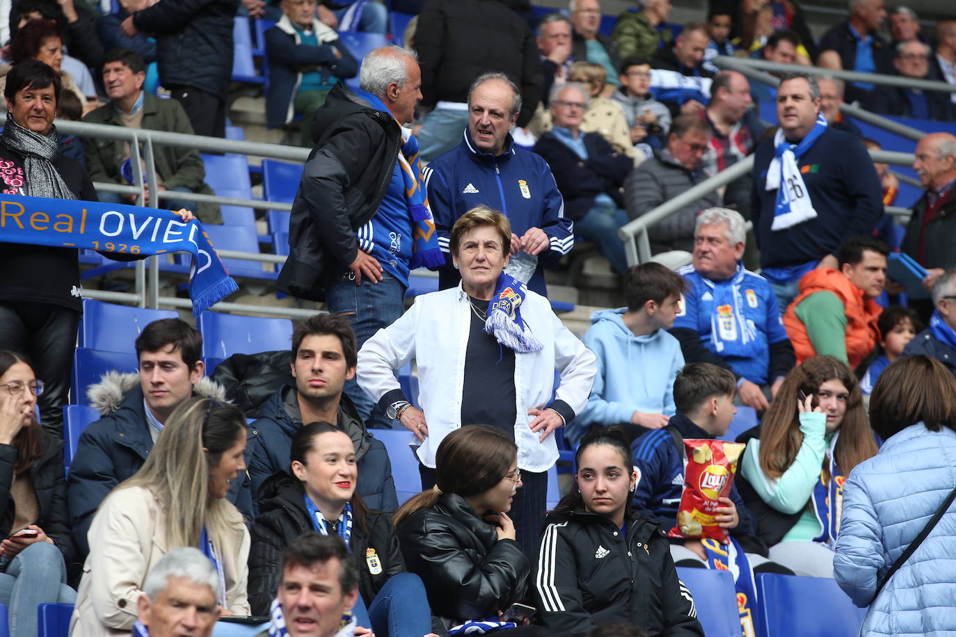 ¿Estuviste en el Tartiere? ¡Búscate en las fotos del último partido del Oviedo en casa!