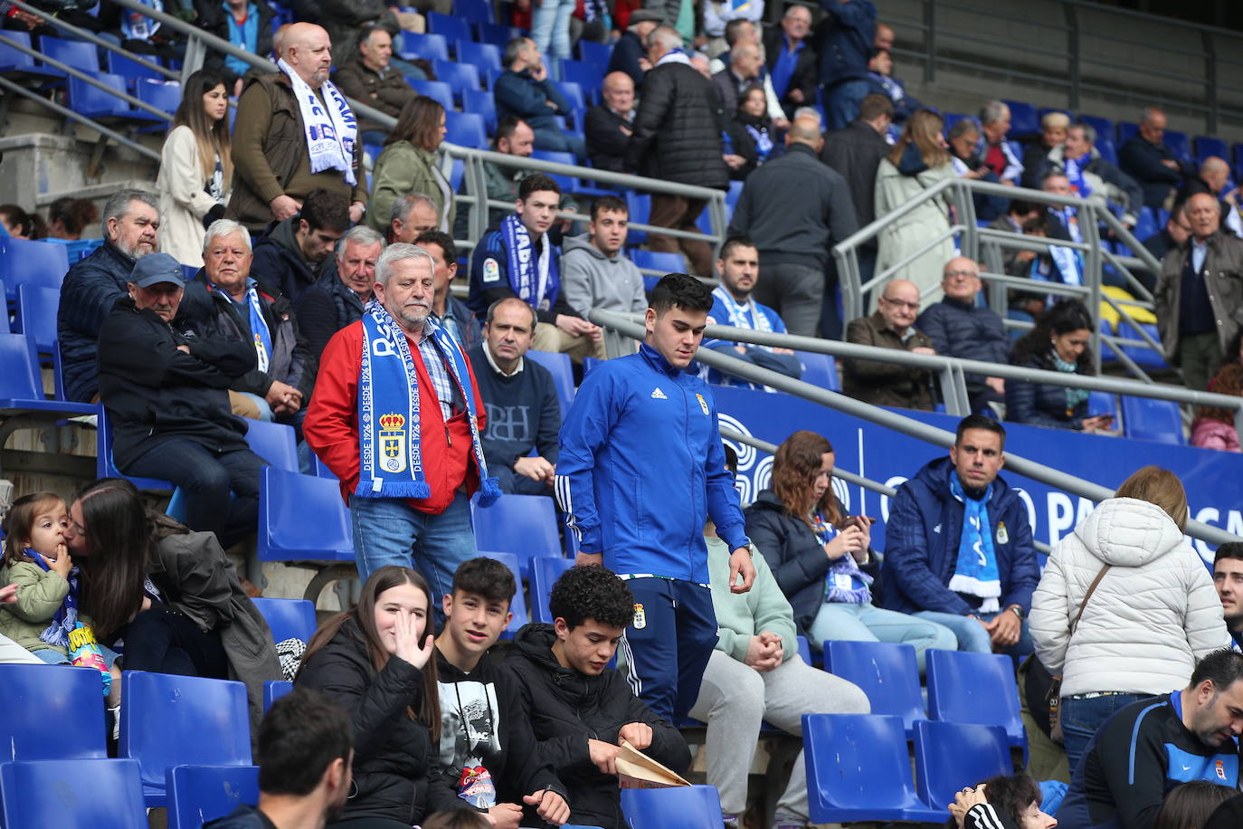 ¿Estuviste en el Tartiere? ¡Búscate en las fotos del último partido del Oviedo en casa!