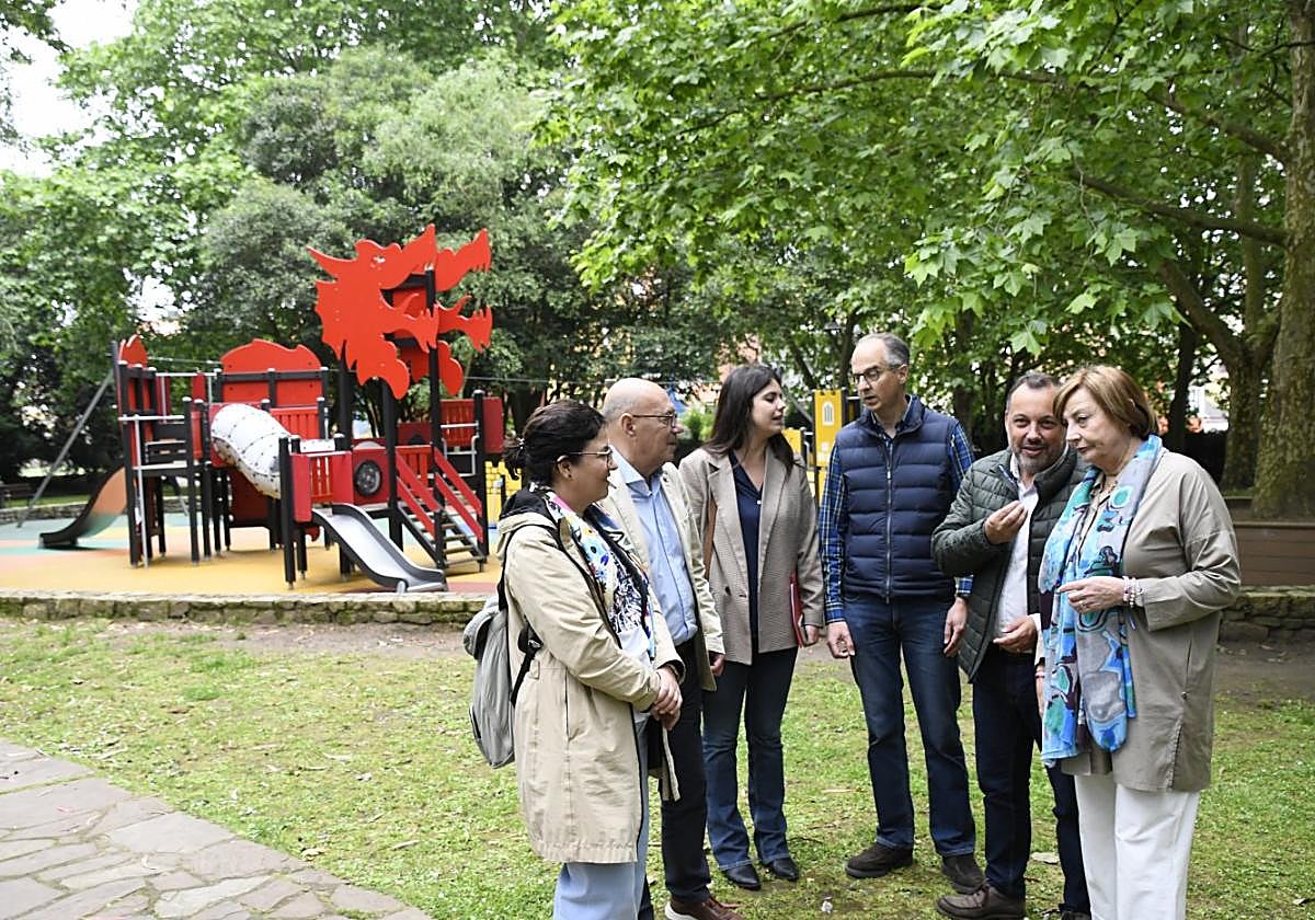 Monteserín presentó las propuestas en el parque de Ferrera.