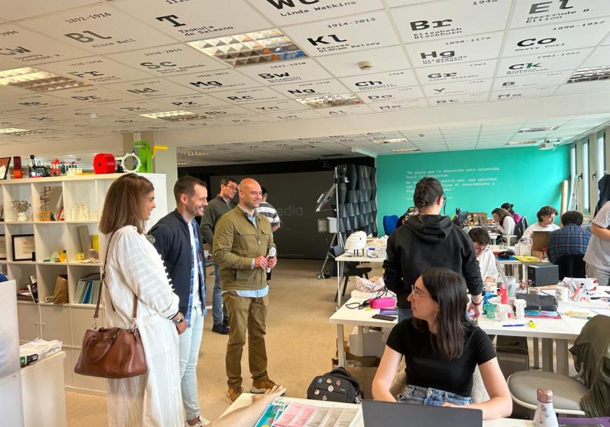 Visita de la candidatura de Foro a la cátedra de MediaLab.