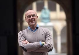 Jorge Buxadé, en el Edificio Histórico de la Universidad de Oviedo.