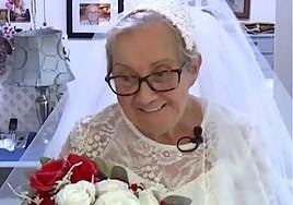 Una mujer se casa consigo misma: «Es lo que siempre quise, estoy muy feliz»