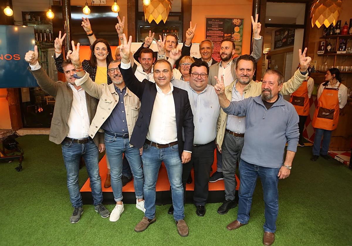Iñarra, con los candidatos municipales de Ciudadanos.