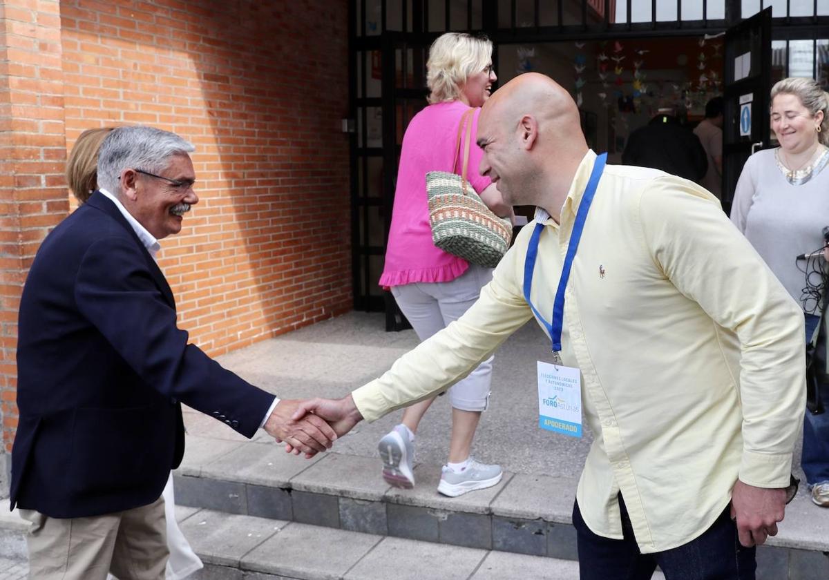 «Ilusión» entre los candidatos de Gijón al depositar el voto