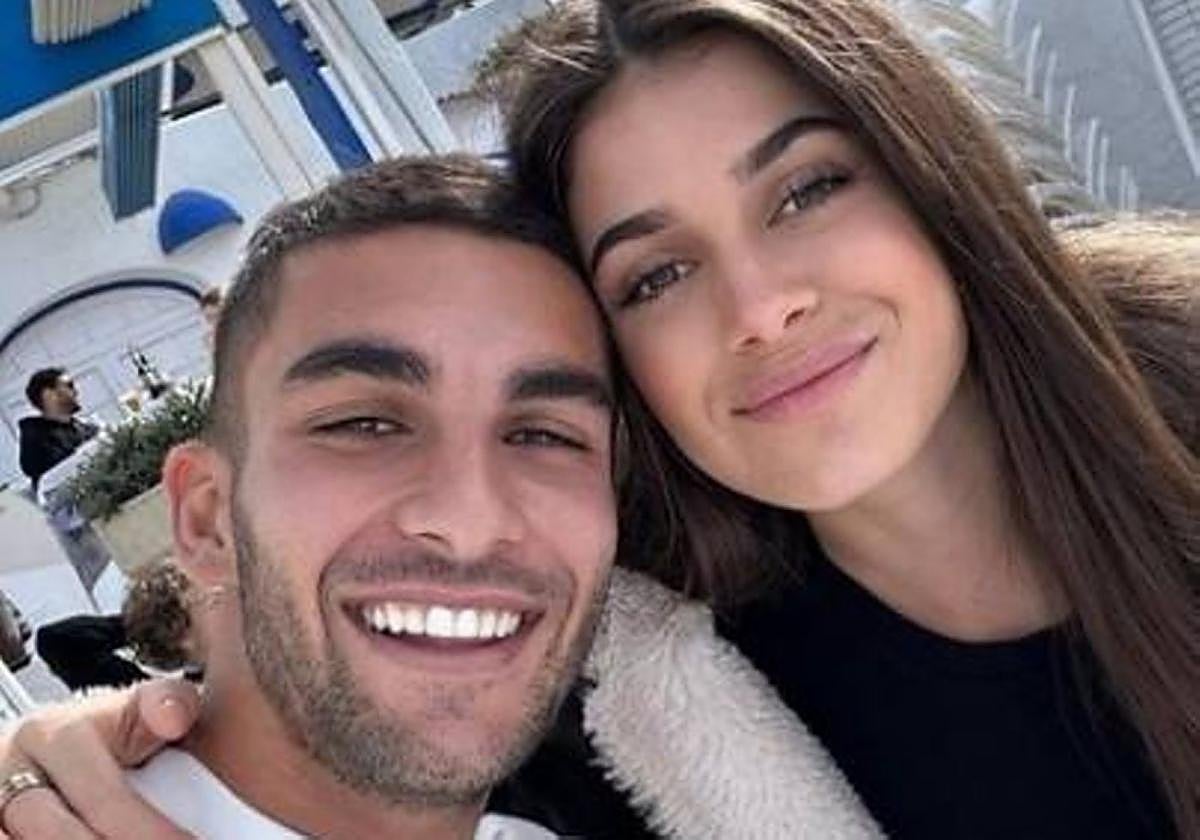 Ferrán Torres y Sira Martínez, en una foto compartida en sus redes.