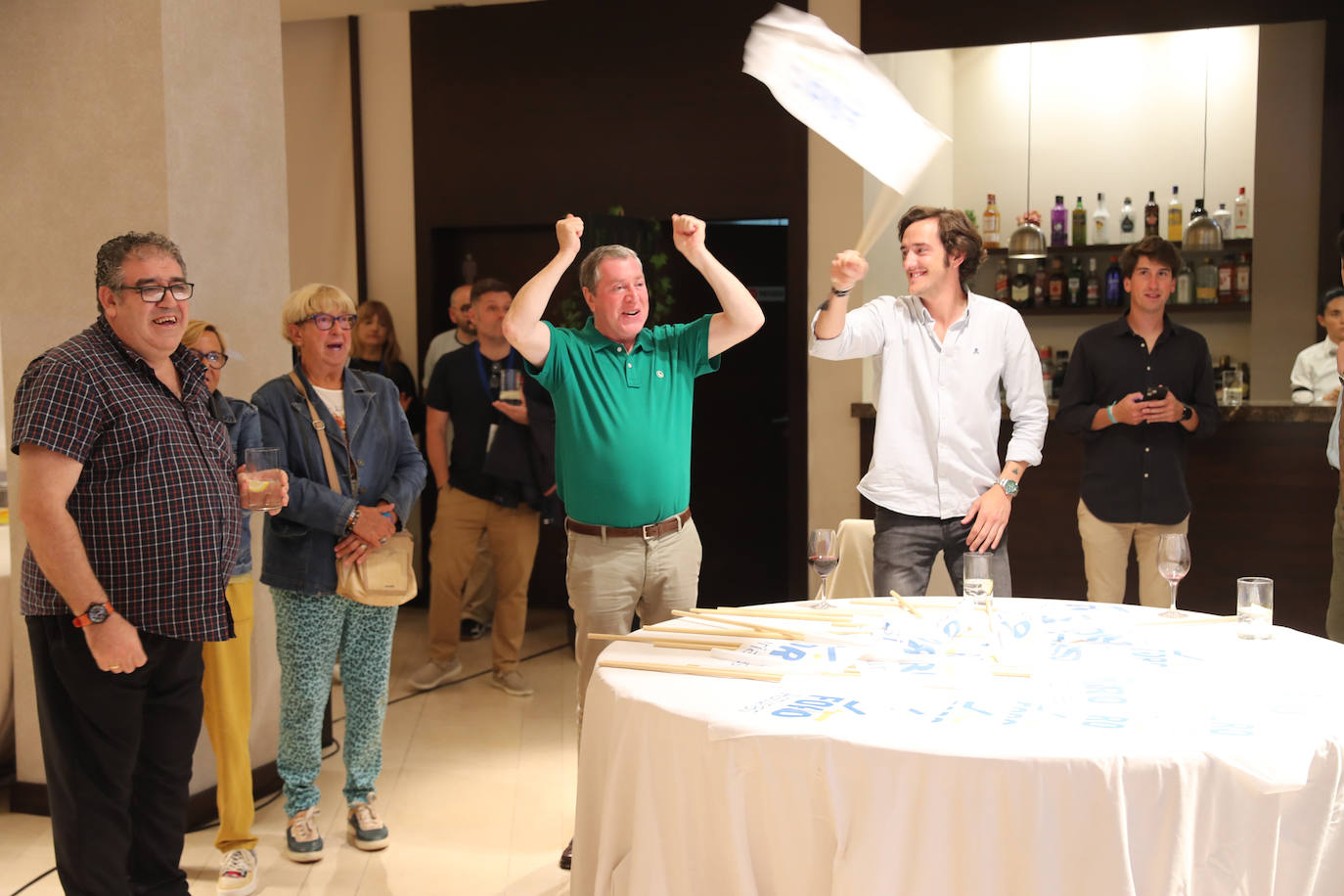 Así celebra Foro el resultado de las elecciones en Gijón