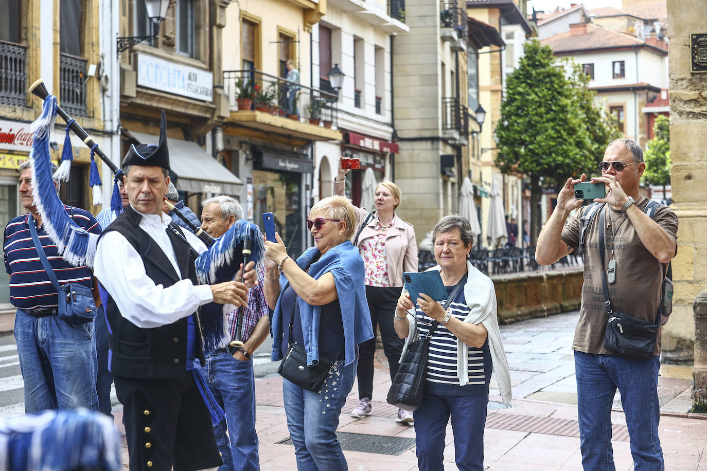 «Mientras haga buen tiempo aquí estaremos»