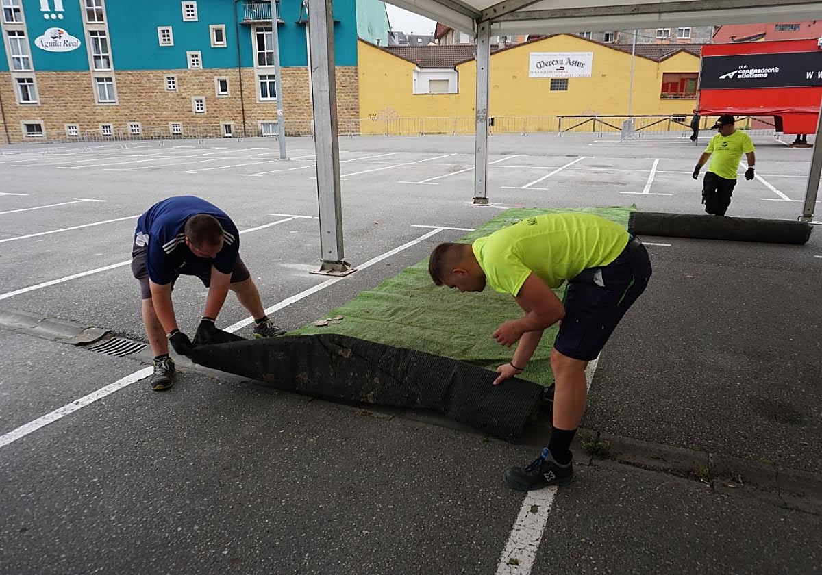 Preparativos del Desafío Lagos, ayer en El Lleráu de Cangas de Onís.