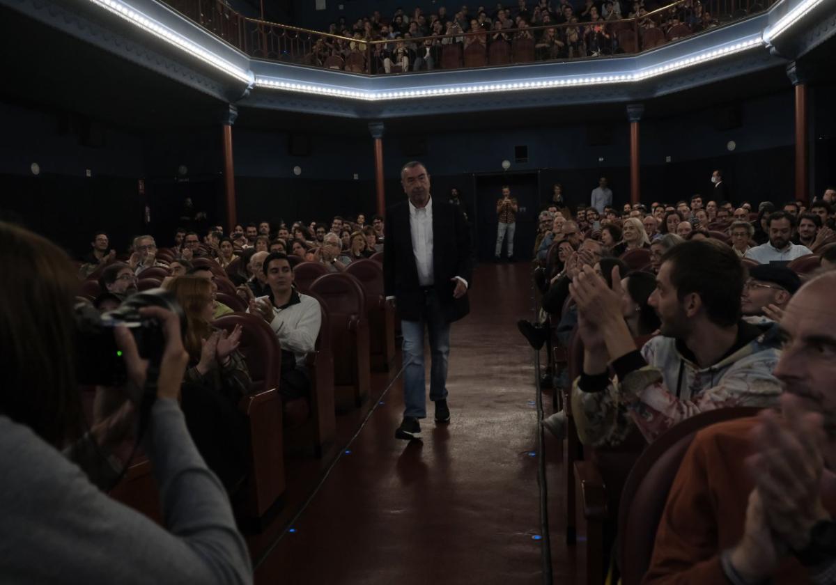 José Luis Garci, en el Cine Doré de Madrid, donde presentó la primera sesión del ciclo dedicado a su ciclo de películas .