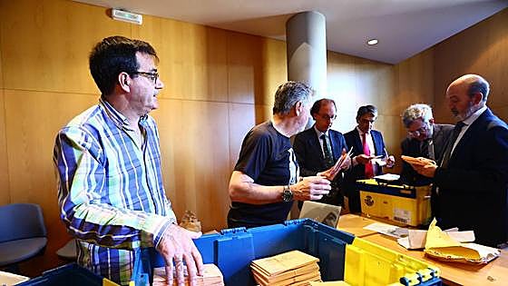 El PSOE mantiene sus 19 diputados y gana las elecciones en Asturias