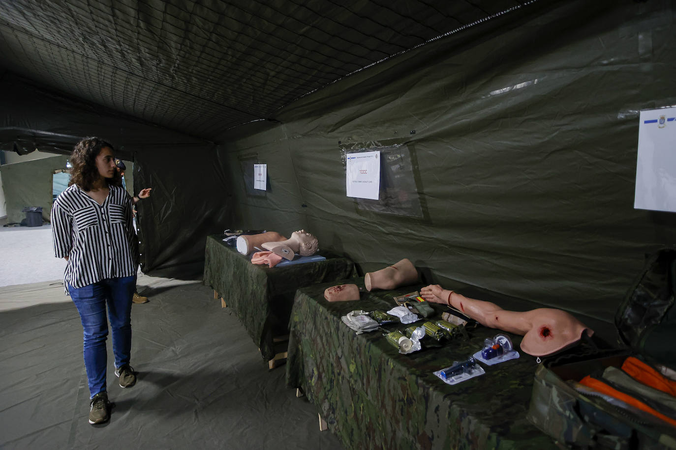 Las Fuerzas Armadas se despliegan en el recinto ferial de Gijón