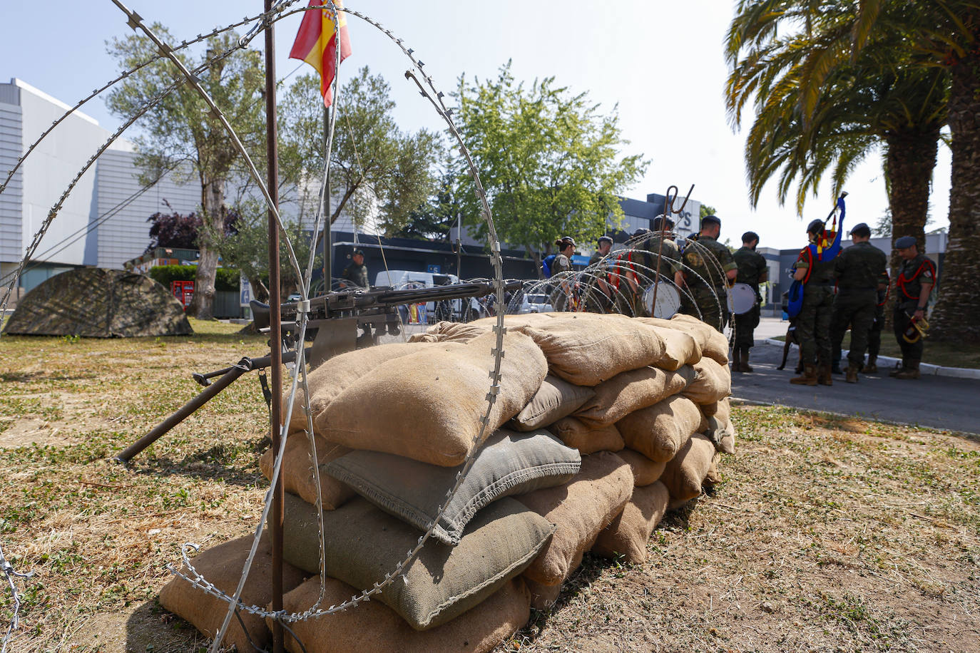 Las Fuerzas Armadas se despliegan en el recinto ferial de Gijón