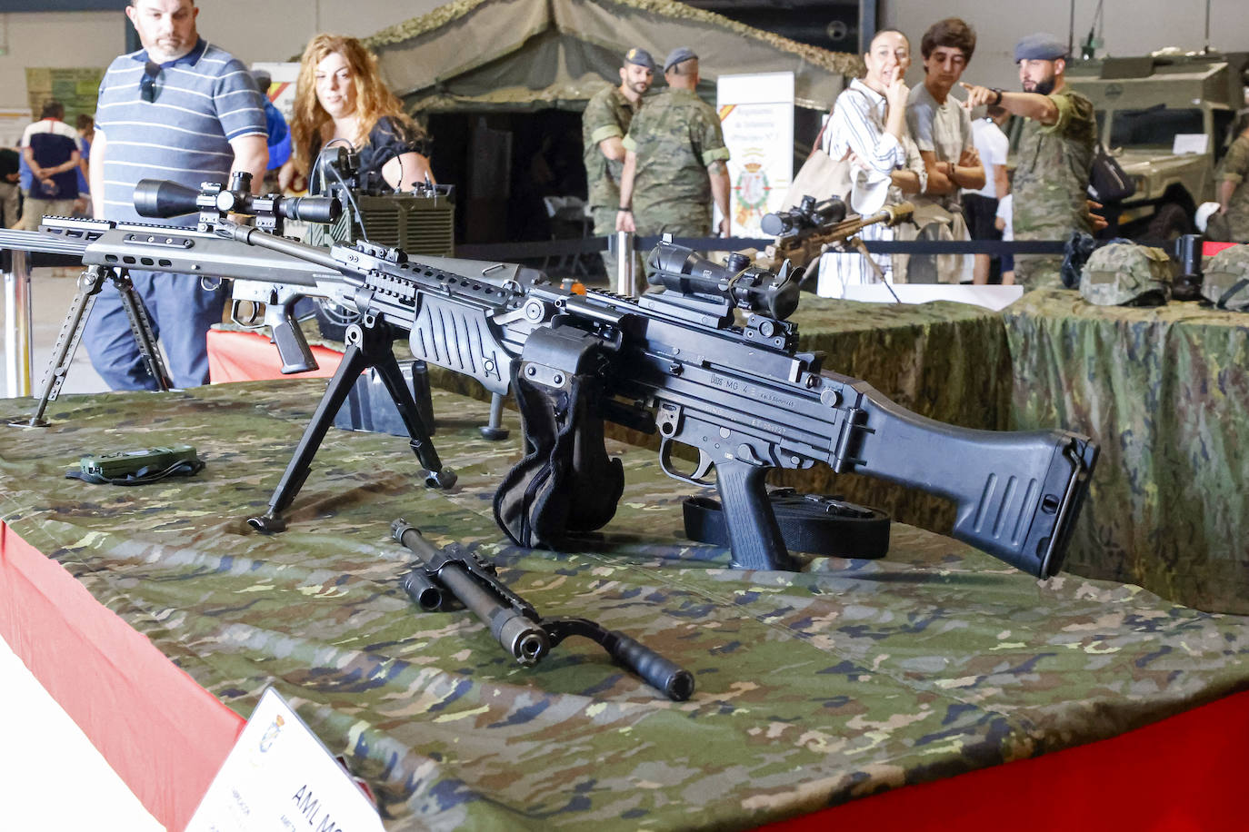 Las Fuerzas Armadas se despliegan en el recinto ferial de Gijón