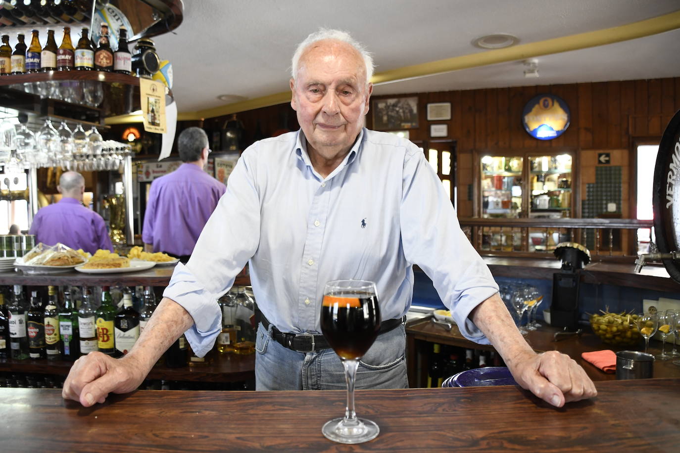 Tito Fernández, La Cantina (Avilés).