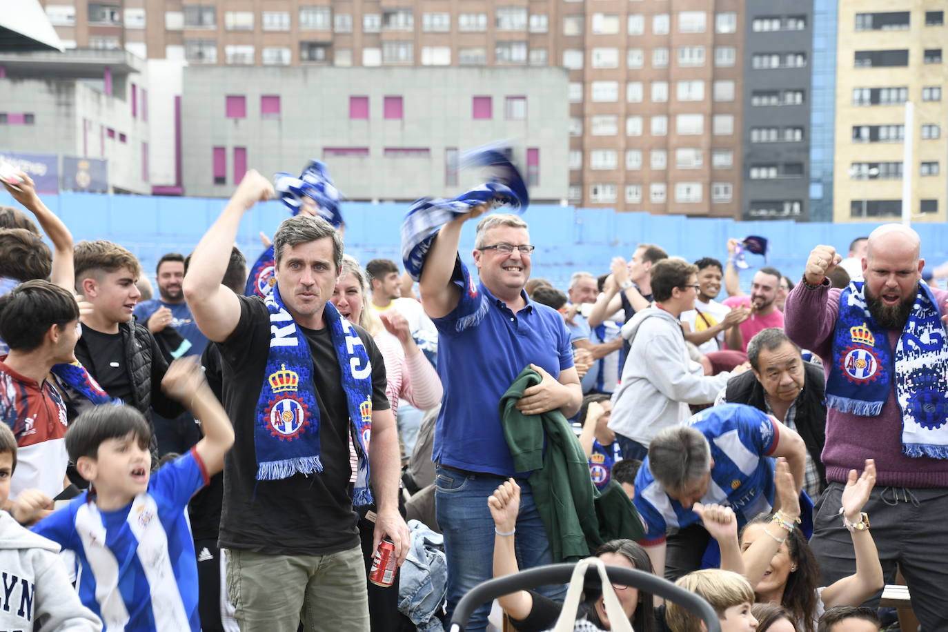 Así vivió la afición del Real Avilés el partido desde el Suárez Puerta