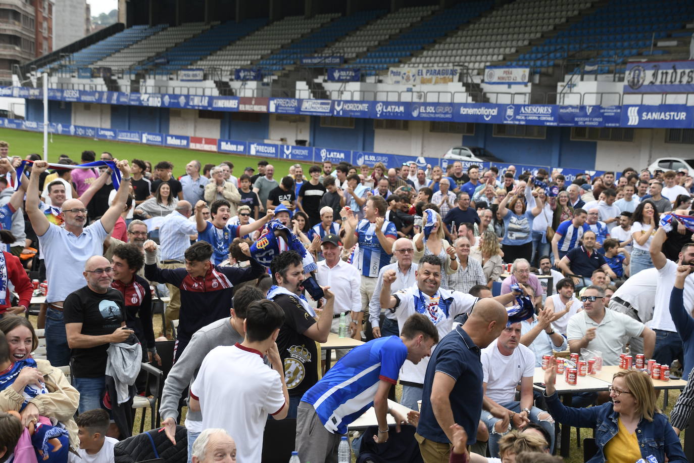 Así vivió la afición del Real Avilés el partido desde el Suárez Puerta