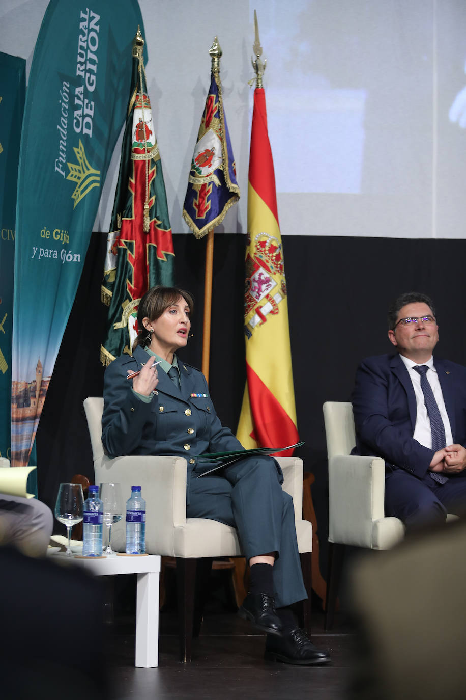 Un libro para recoger la historia de la Comandancia de la Guardia Civil de Gijón