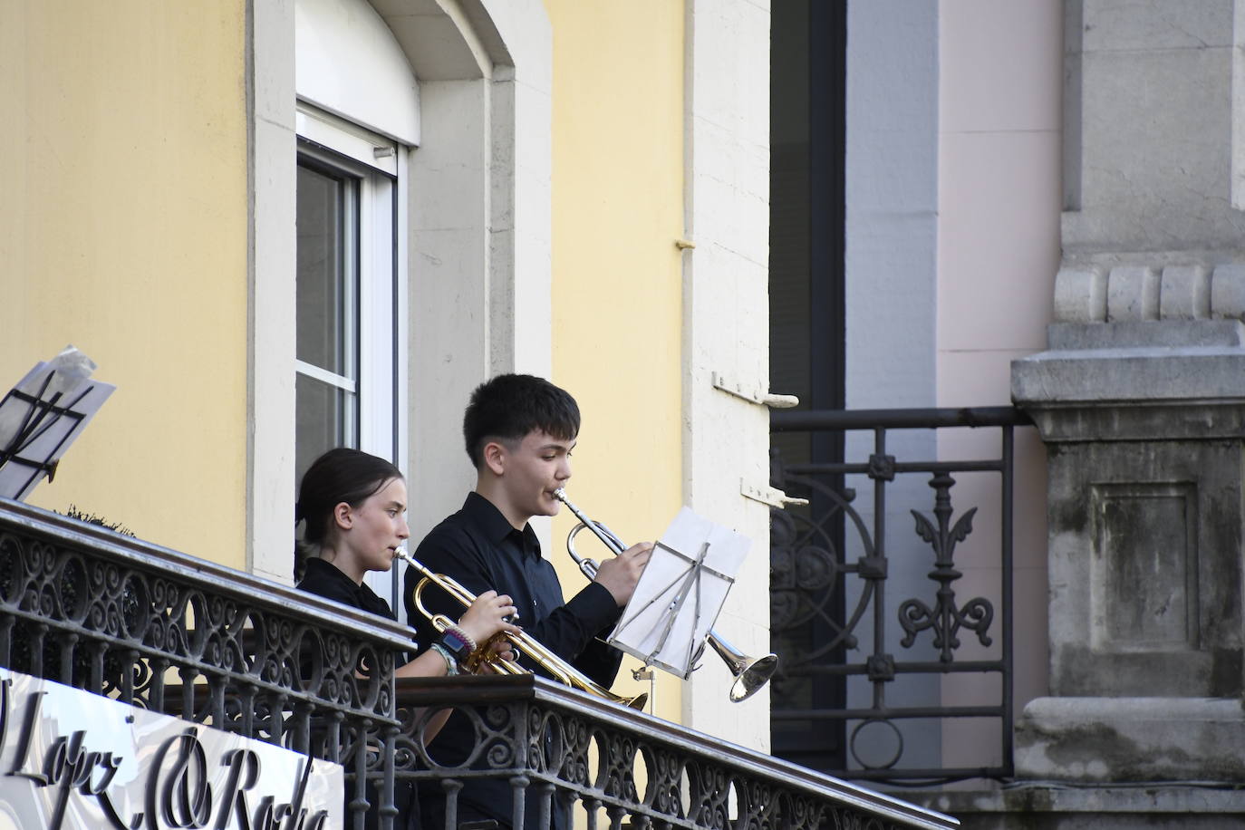 Una tormenta de cultura inunda las calles con la Noche Blanca