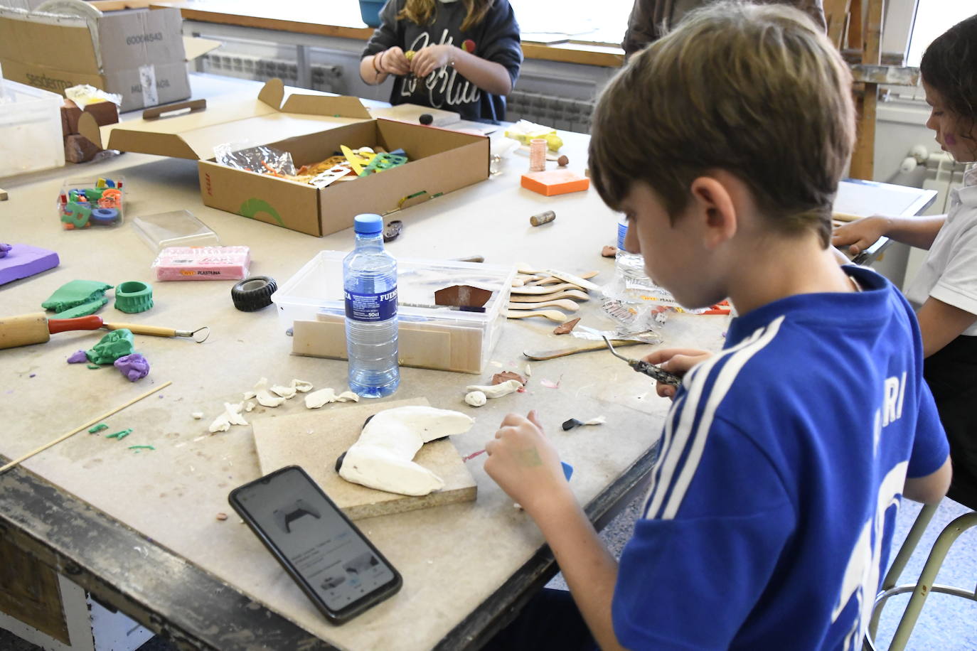Una tormenta de cultura inunda las calles con la Noche Blanca