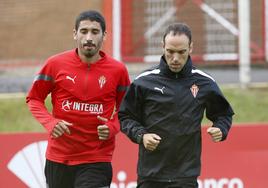 César Castaño trabaja en Mareo junto a José Ángel Valdés 'Cote'.