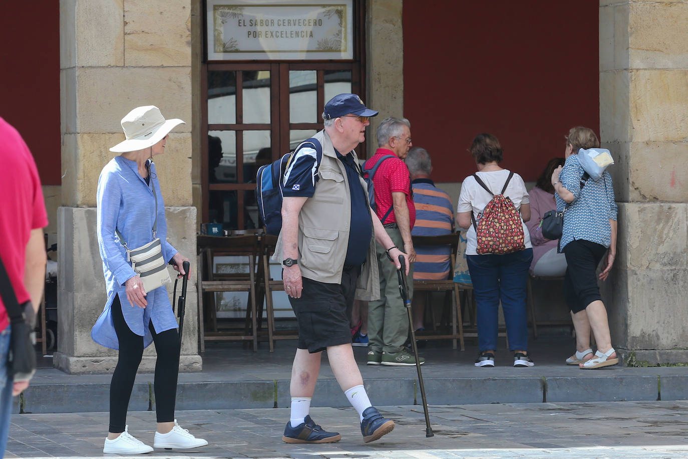 El crucero MS Rivera llena Gijón de turistas