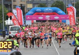 Imagen de la edición pasada de la Carrera de la Mujer, organizada por Central Lechera Asturiana a beneficio de la Asociación Española de Lucha contra el Cáncer