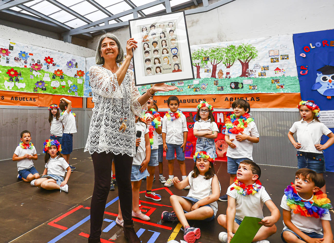 Una graduación infantil a ritmo de Pipo Prendes