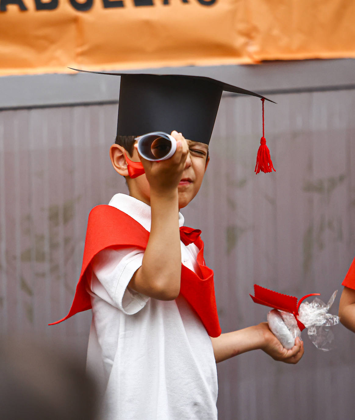 Una graduación infantil a ritmo de Pipo Prendes