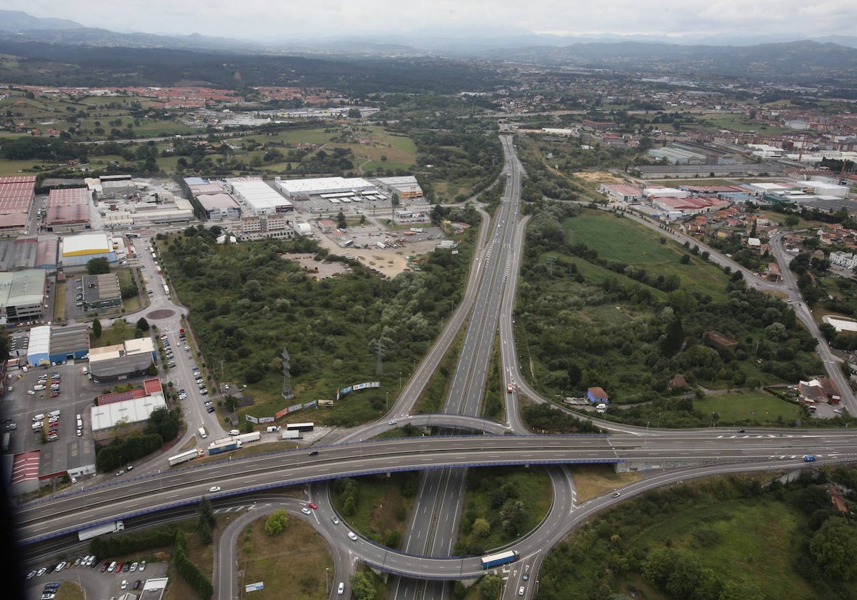 Foto aérea de la AS-II, a la altura de Llanera.