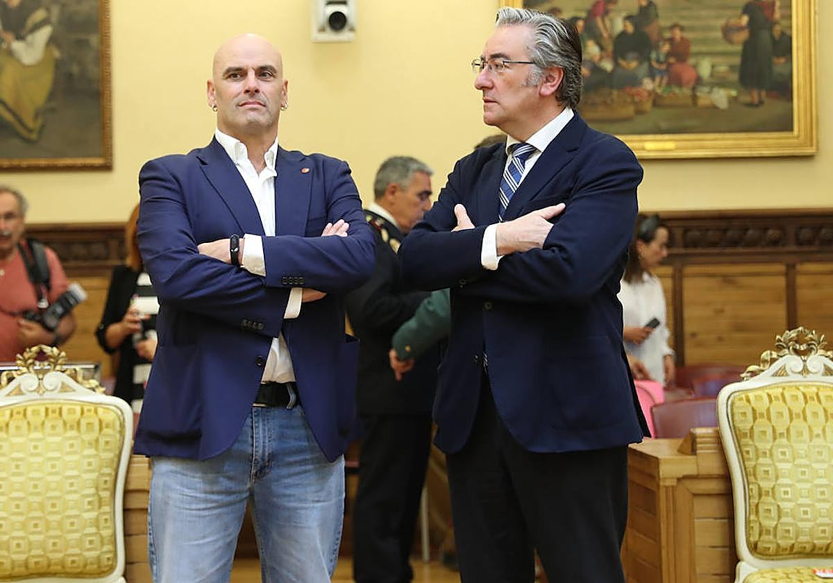 El PSOE acusa a IU de «dar la nota» con su abstención al votar alcalde ...