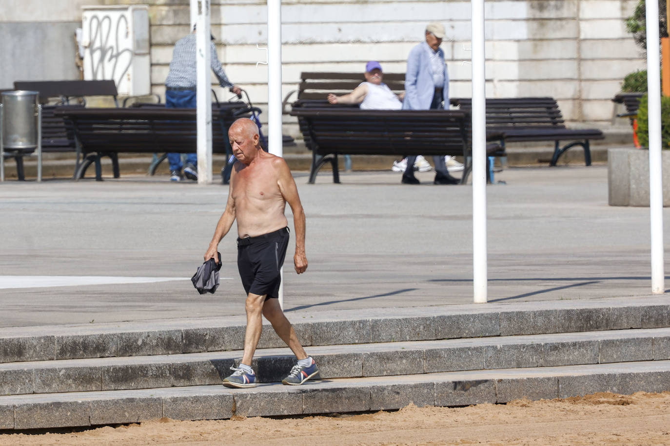 Gijón se refresca en la playa