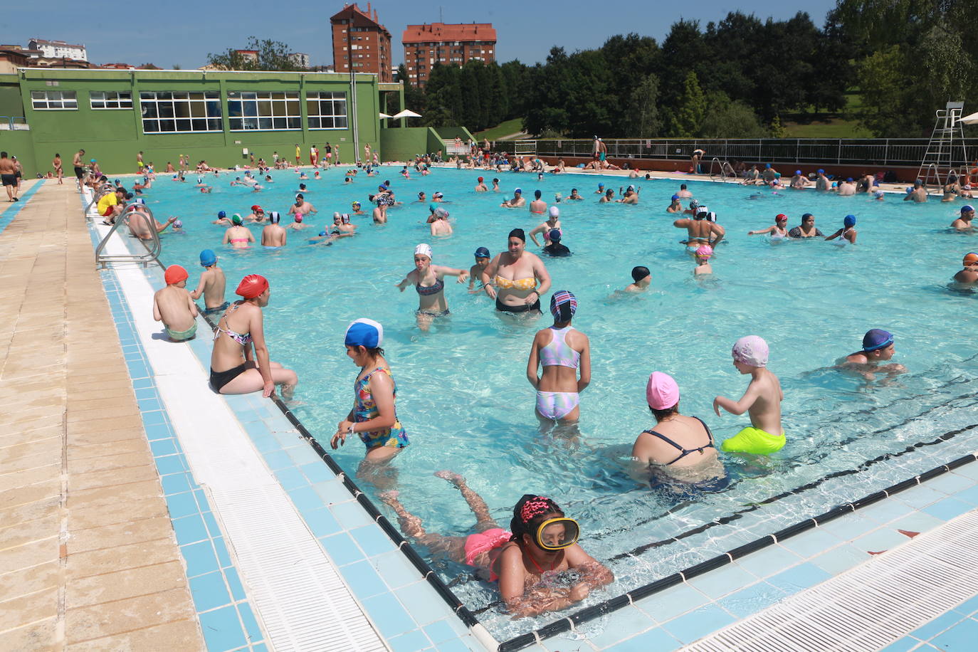 Asturias, a remojo para aliviar el calor